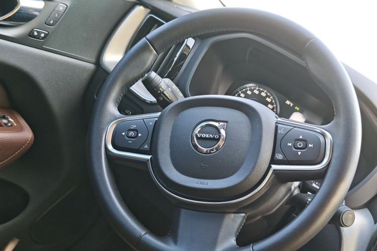 Used Volvo XC60 2019 T5 4x4 Zhiyuan Edition China VI Standard Steering Wheel
