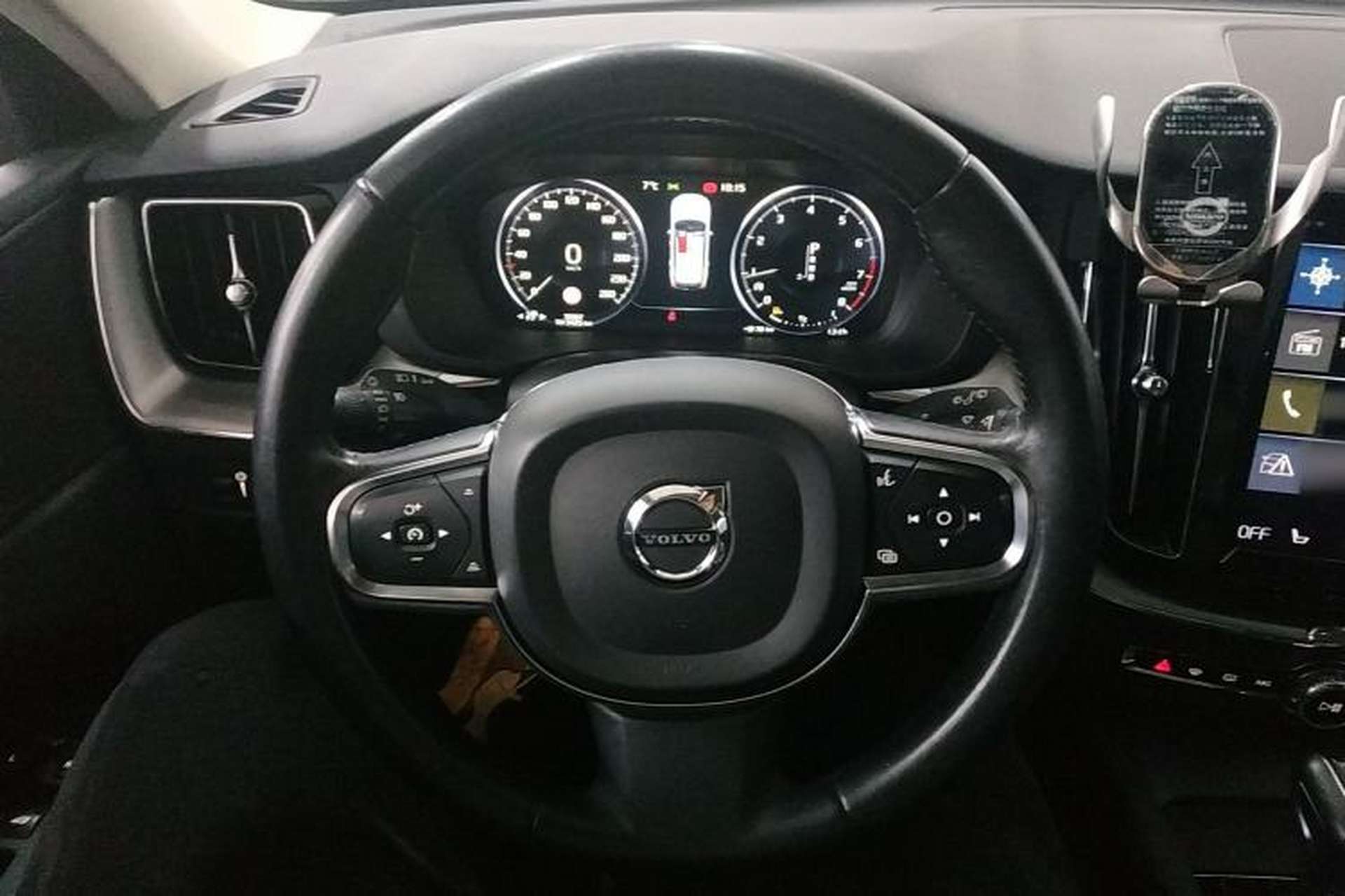 Used Volvo XC60 2019 T5 4x4 Zhiyuan Edition China VI Standard Steering Wheel