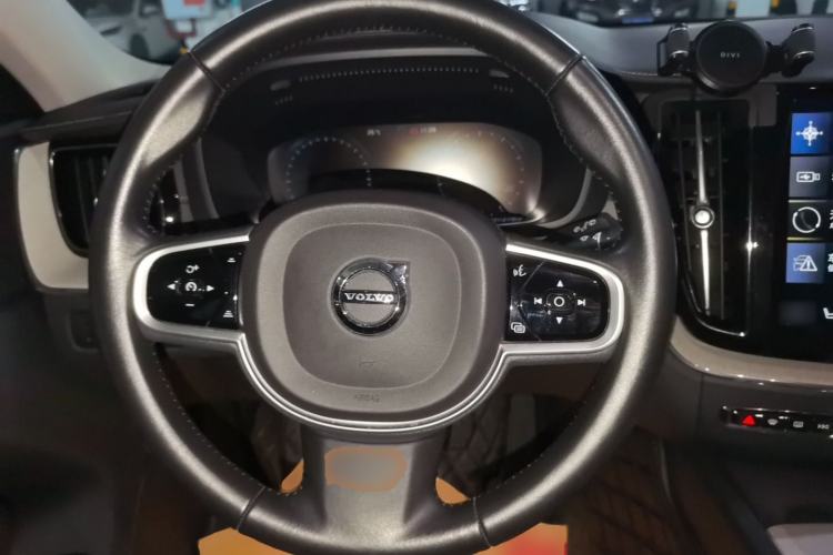 Used Volvo XC60 2019 T5 4x4 Zhiya Luxury Edition China V Standard Steering Wheel