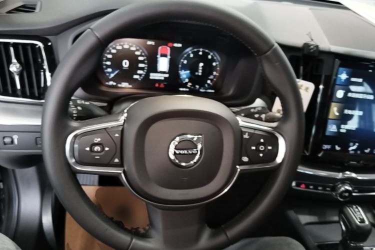 Used Volvo XC60 2019 T5 4x4 Zhiyuan Edition China VI Standard Steering Wheel