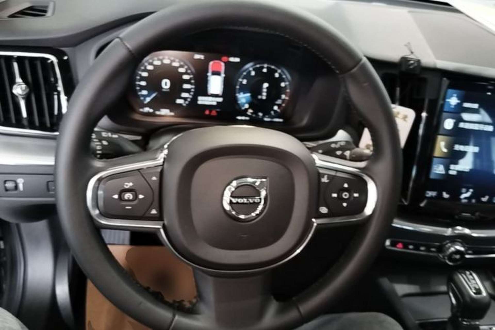 Used Volvo XC60 2019 T5 4x4 Zhiyuan Edition China VI Standard Steering Wheel