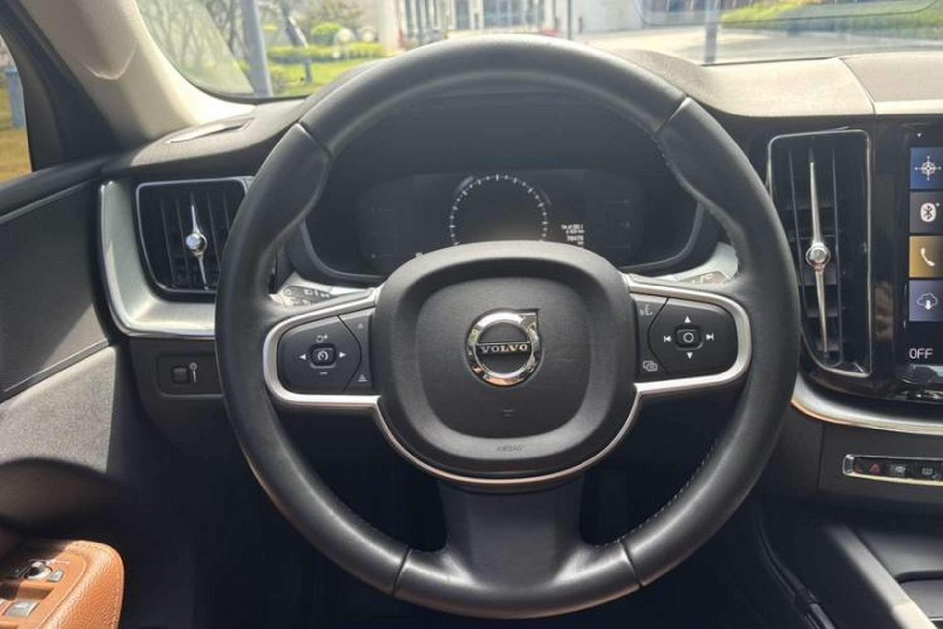 Used Volvo XC60 2019 T5 4x4 Smart Edition China V Standard Steering Wheel