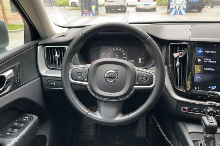 Used Volvo XC60 2019 T5 4x4 Smart Edition China V Standard Steering Wheel