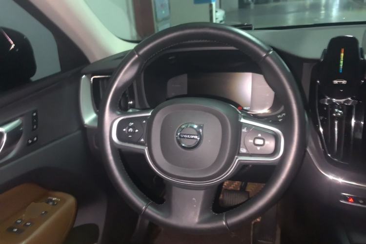Used Volvo XC60 2019 T5 4x4 Smart Edition China V Standard Steering Wheel