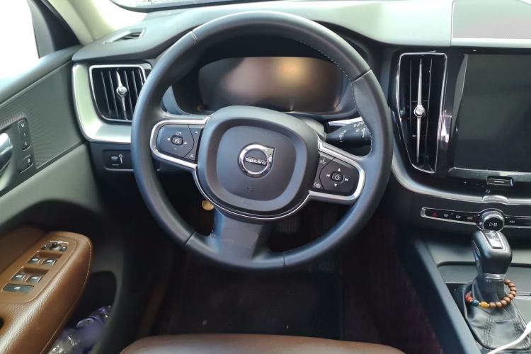 Used Volvo XC60 2019 T5 4x4 Zhiyuan Edition China VI Standard Steering Wheel