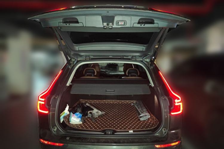 Used Volvo XC60 2019 T5 4x4 Smart Edition China V Standard Trunk