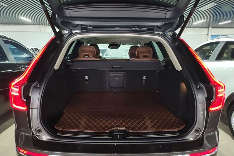 Used Volvo XC60 2019 T5 4x4 Zhiya Luxury Edition China VI Standard Trunk