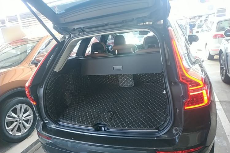Used Volvo XC60 2019 T5 4x4 Zhiyuan Edition China VI Standard Trunk