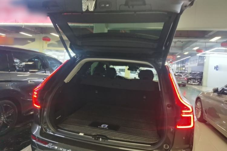 Used Volvo XC60 2019 T5 4x4 Smart Edition China V Standard Trunk