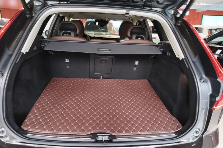 Used Volvo XC60 2019 T5 4x4 Zhiyuan Edition China VI Standard Trunk