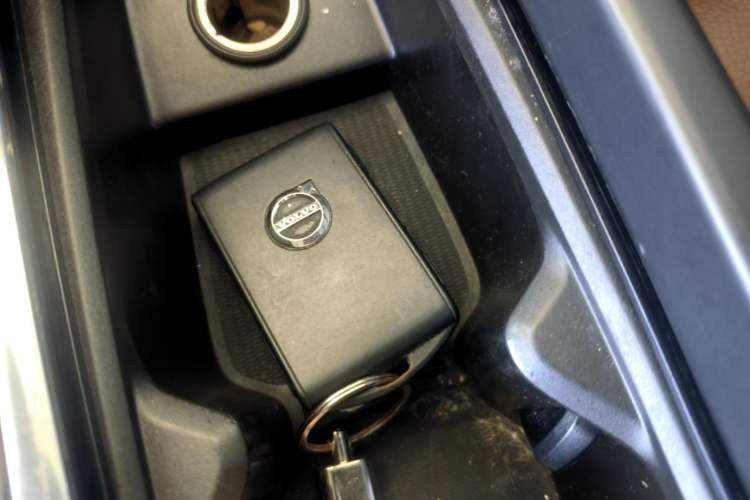 Used Volvo XC60 2019 T5 4x4 Smart Edition China VI Standard Vehicle Key