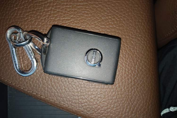 Used Volvo XC60 2019 T5 4x4 Smart Edition China VI Standard Vehicle Key