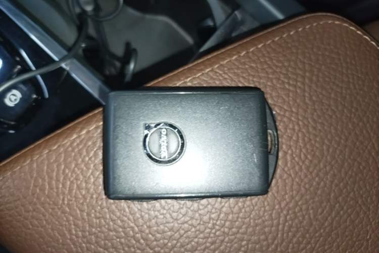 Used Volvo XC60 2019 T5 4x4 Smart Edition China VI Standard Vehicle Key