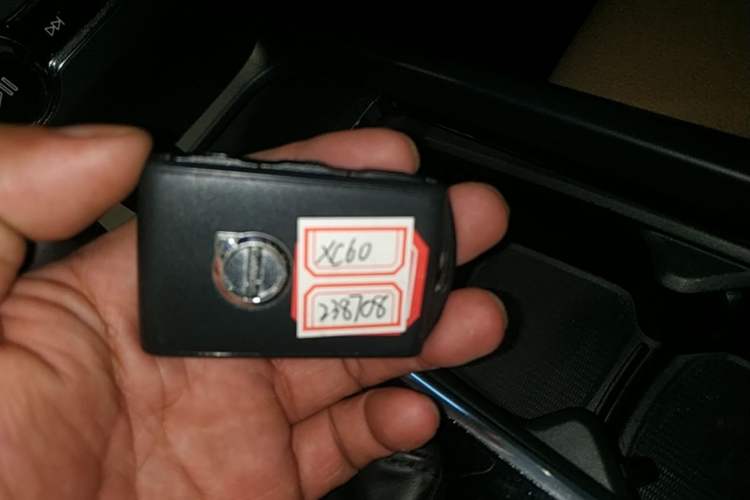 Used Volvo XC60 2019 T5 4x4 Smart Edition China V Standard Vehicle Key