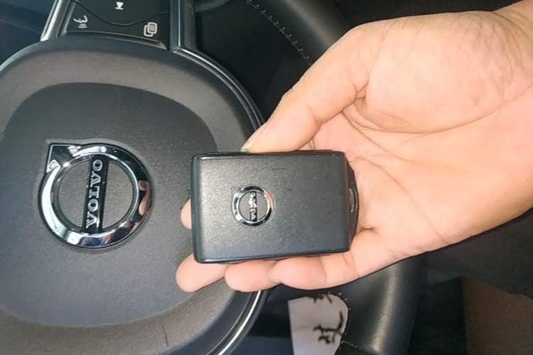 Used Volvo XC60 2019 T5 4x4 Zhiyuan Edition China VI Standard Vehicle Key
