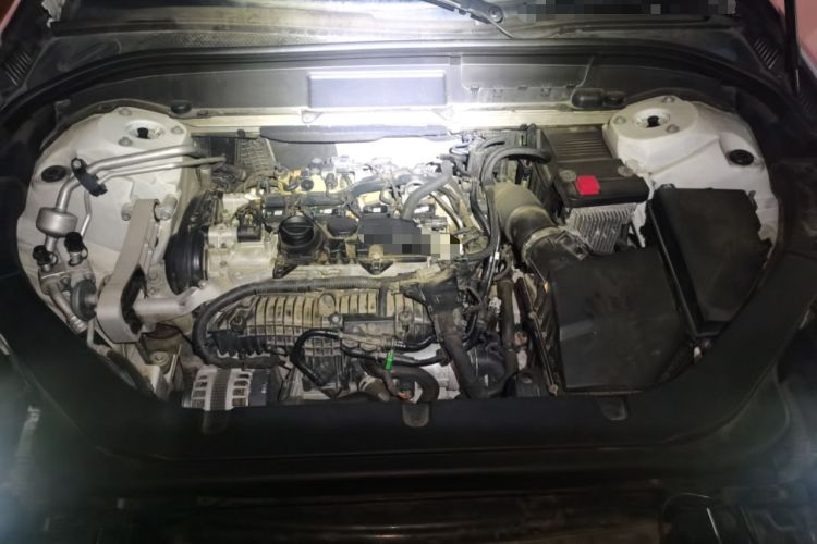 Used Volvo XC60 2019 T5 4x4 Smart & Dynamic Sport Edition China VI Standard Engine Bay