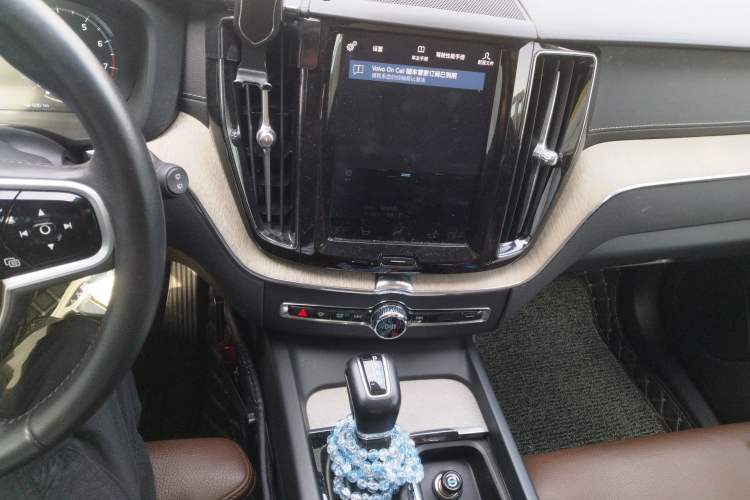 Used Volvo XC60 2019 T5 4x4 Zhiya Luxury Edition China V Standard Audio And AC Panel