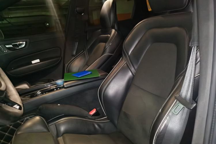 Used Volvo XC60 2019 T5 4x4 Smart & Dynamic Sport Edition China VI Standard Left Front Seat