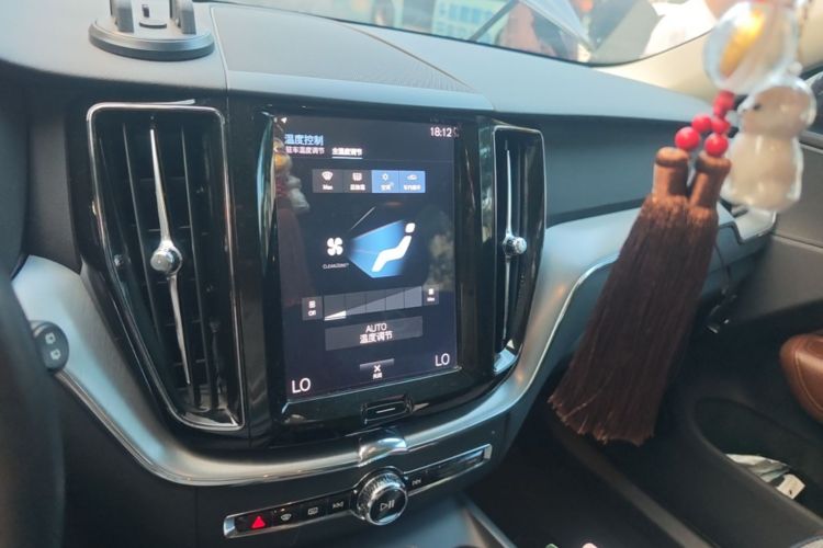 Used Volvo XC60 2019 T5 4x4 Smart Edition China V Standard Audio And AC Panel