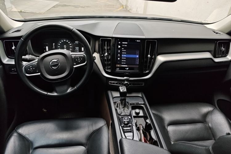 Used Volvo XC60 2019 T5 4x4 Smart Edition China V Standard Center Console