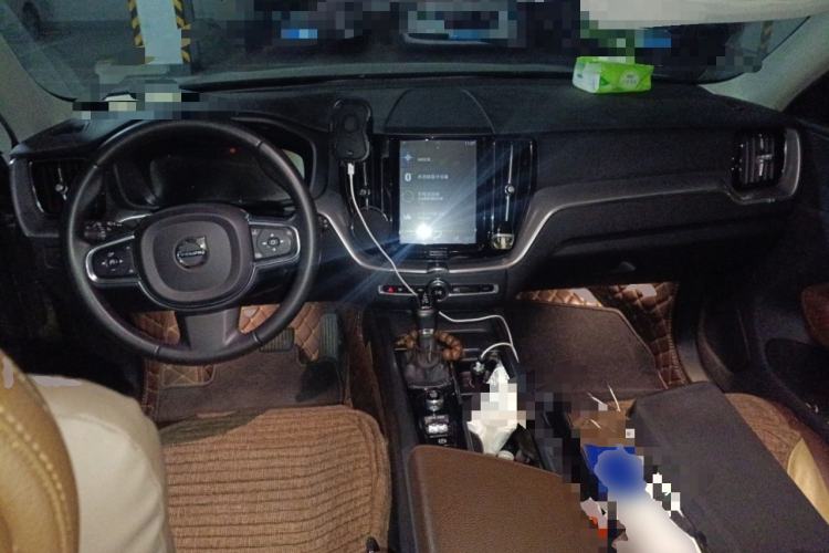 Used Volvo XC60 2019 T5 4x4 Zhiyuan Edition China VI Standard Center Console