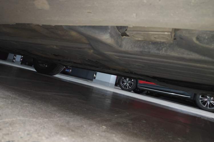 Used Volvo XC60 2019 T5 4x4 Smart Edition China V Standard Chassis Rear Left