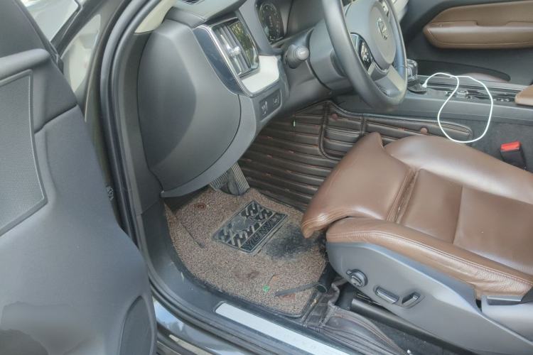 Used Volvo XC60 2019 T5 4x4 Zhiya Luxury Edition China V Standard Driver Seat