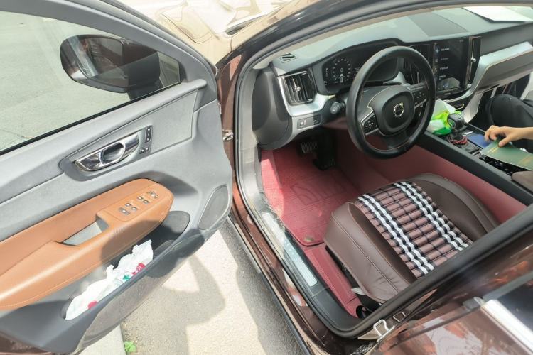 Used Volvo XC60 2019 T5 4x4 Smart Edition China V Standard Driver Seat