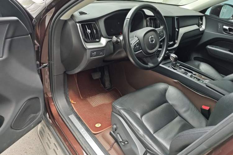Used Volvo XC60 2019 T5 4x4 Smart Edition China V Standard Driver Seat