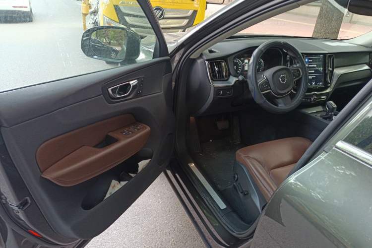 Used Volvo XC60 2019 T5 4x4 Smart Edition China V Standard Driver Seat