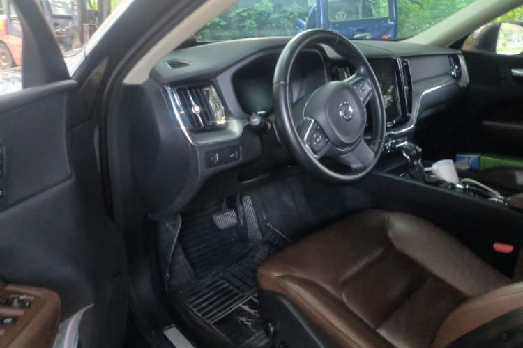Used Volvo XC60 2019 T5 4x4 Smart Edition China VI Standard Driver Seat