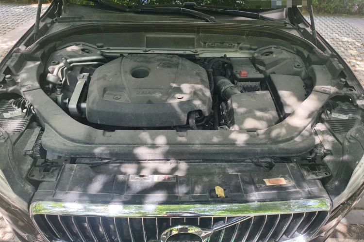 Used Volvo XC60 2019 T5 4x4 Zhiya Luxury Edition China V Standard Engine Bay