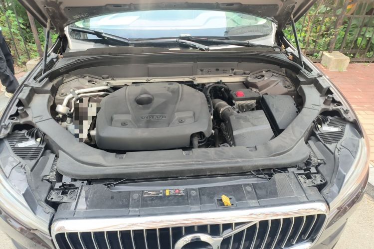 Used Volvo XC60 2019 T5 4x4 Smart Edition China V Standard Engine Bay
