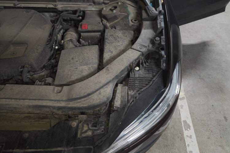 Used Volvo XC60 2019 T5 4x4 Smart Edition China V Standard Engine Bay Left