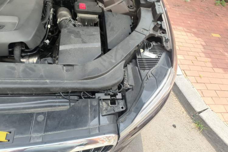 Used Volvo XC60 2019 T5 4x4 Smart Edition China V Standard Engine Bay Left