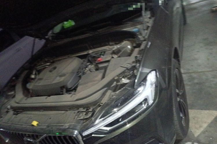 Used Volvo XC60 2019 T5 4x4 Zhiyuan Edition China VI Standard Engine Bay Left