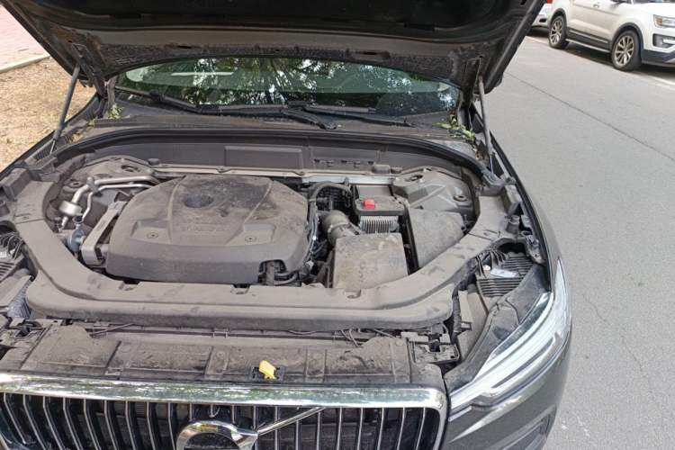 Used Volvo XC60 2019 T5 4x4 Smart Edition China V Standard Engine Bay Left