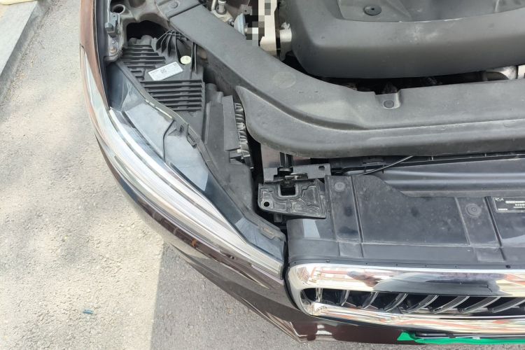 Used Volvo XC60 2019 T5 4x4 Smart Edition China V Standard Engine Bay Right