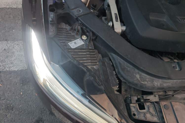 Used Volvo XC60 2019 T5 4x4 Smart Edition China V Standard Engine Bay Right