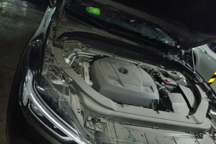 Used Volvo XC60 2019 T5 4x4 Zhiyuan Edition China VI Standard Engine Bay Right