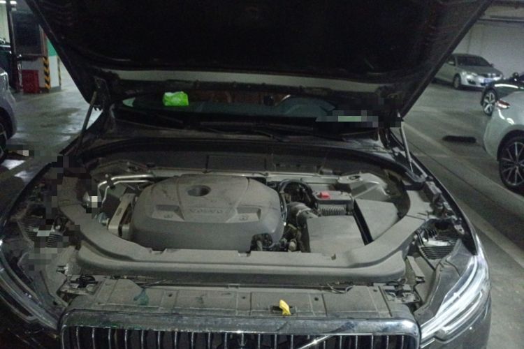 Used Volvo XC60 2019 T5 4x4 Zhiyuan Edition China VI Standard Engine Bay
