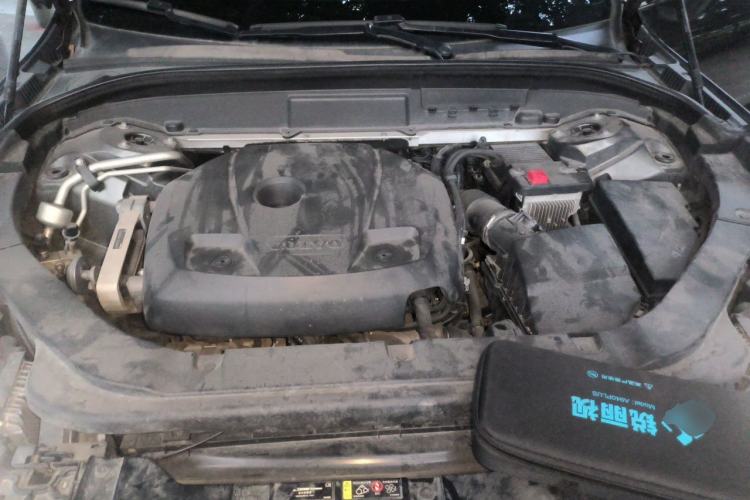 Used Volvo XC60 2019 T5 4x4 Smart Edition China VI Standard Engine Bay