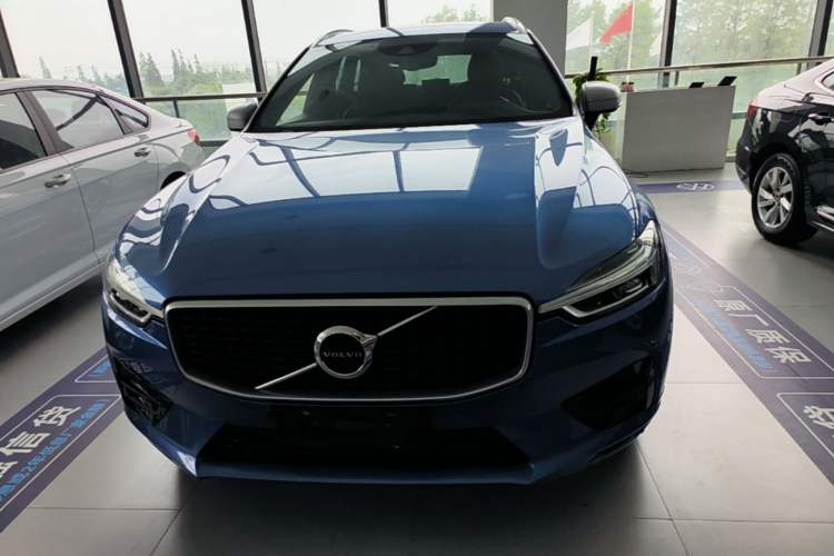 Used Volvo XC60 2019 T5 4x4 Smart & Dynamic Sport Edition China VI Standard Front