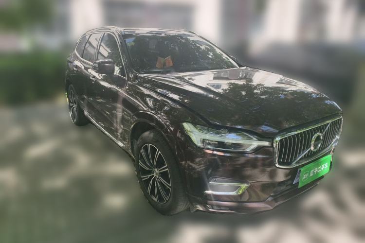 Used Volvo XC60 2019 T5 4x4 Zhiya Luxury Edition China V Standard Front Right 45 Deg