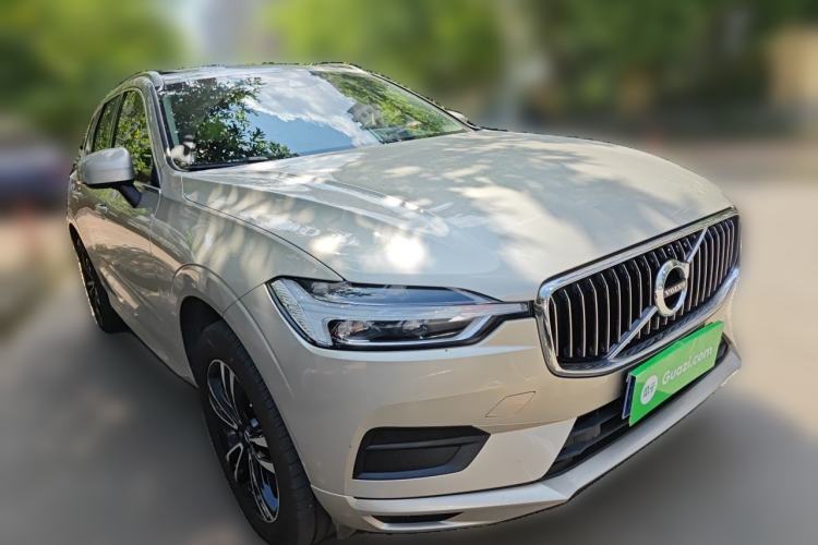 Used Volvo XC60 2019 T5 4x4 Zhiyuan Edition China VI Standard Front Right 45 Deg