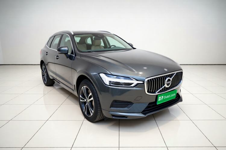 Used Volvo XC60 2019 T5 4x4 Smart Edition China V Standard Front Right 45 Deg
