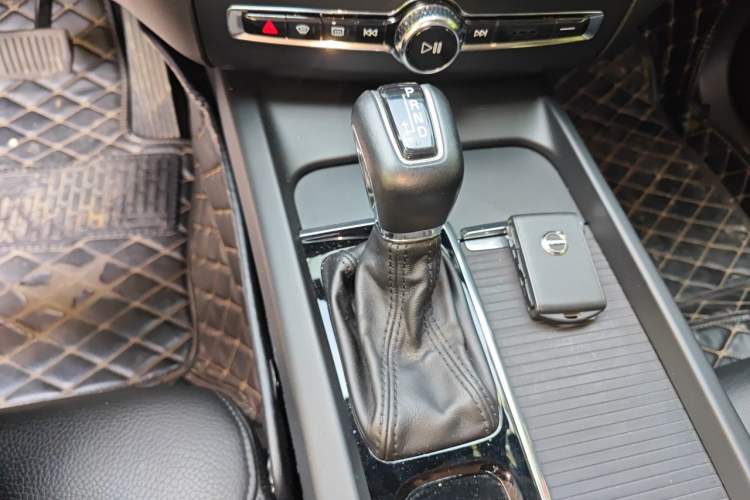 Used Volvo XC60 2019 T5 4x4 Zhiyuan Edition China VI Standard Gear Lever