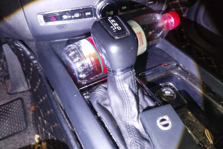 Used Volvo XC60 2019 T5 4x4 Smart Edition China VI Standard Gear Lever