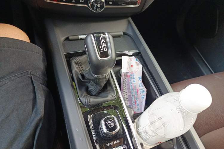 Used Volvo XC60 2019 T5 4x4 Smart Edition China V Standard Gear Lever