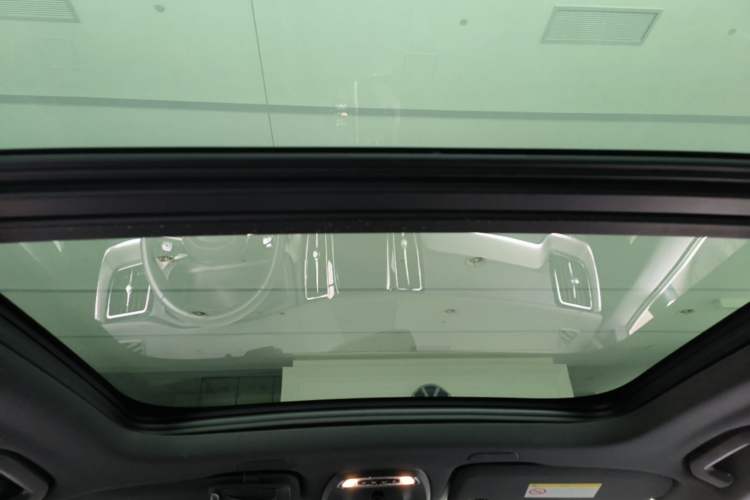 Used Volvo XC60 2019 T5 4x4 Smart & Dynamic Sport Edition China VI Standard Headliner